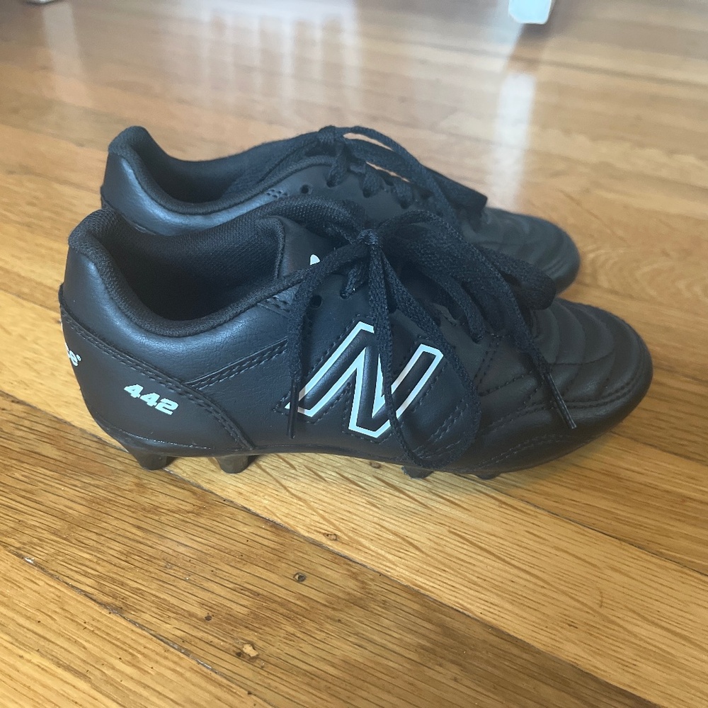 WIDE New Balance 442 Soccer Cleats 11.5W